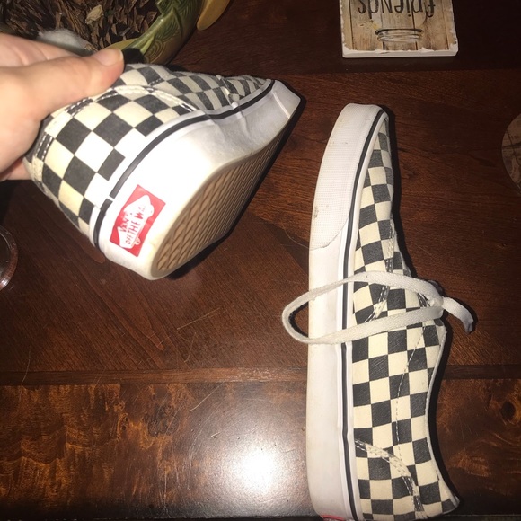 vans - Picture 2 of 2